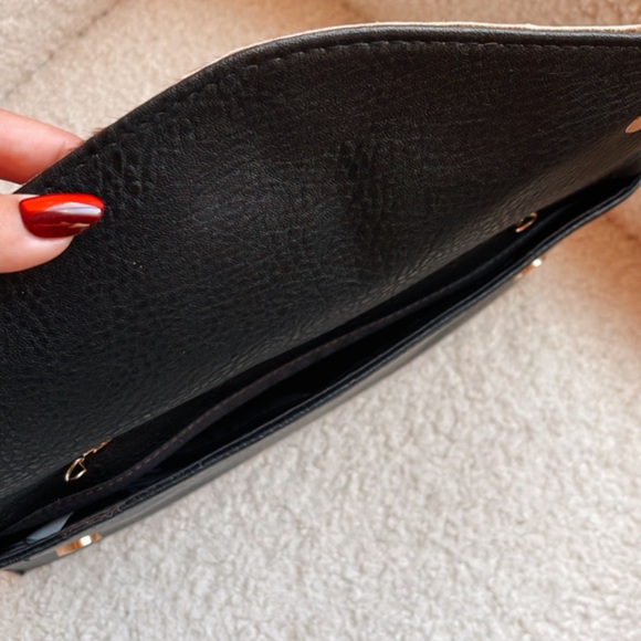 Faux-fur Leopard and black clutch. Perfect for date nights or holiday parties. - Picture 4 of 4